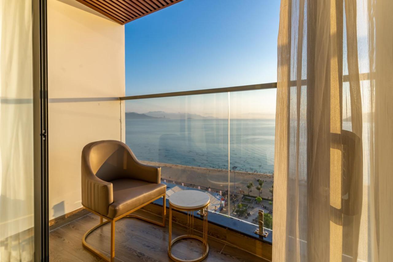 La Vague Hotel Nha Trang Exterior photo