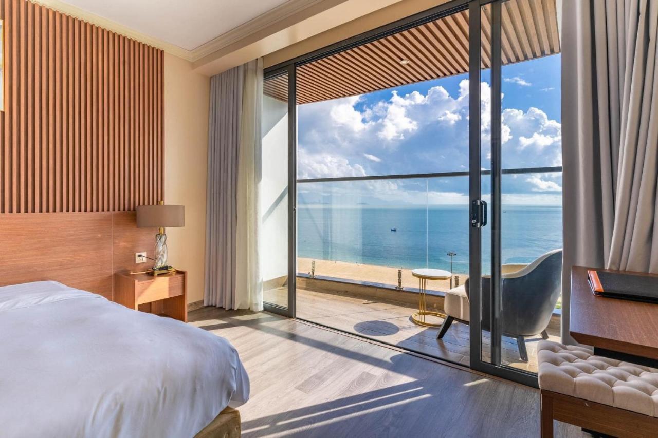 La Vague Hotel Nha Trang Exterior photo